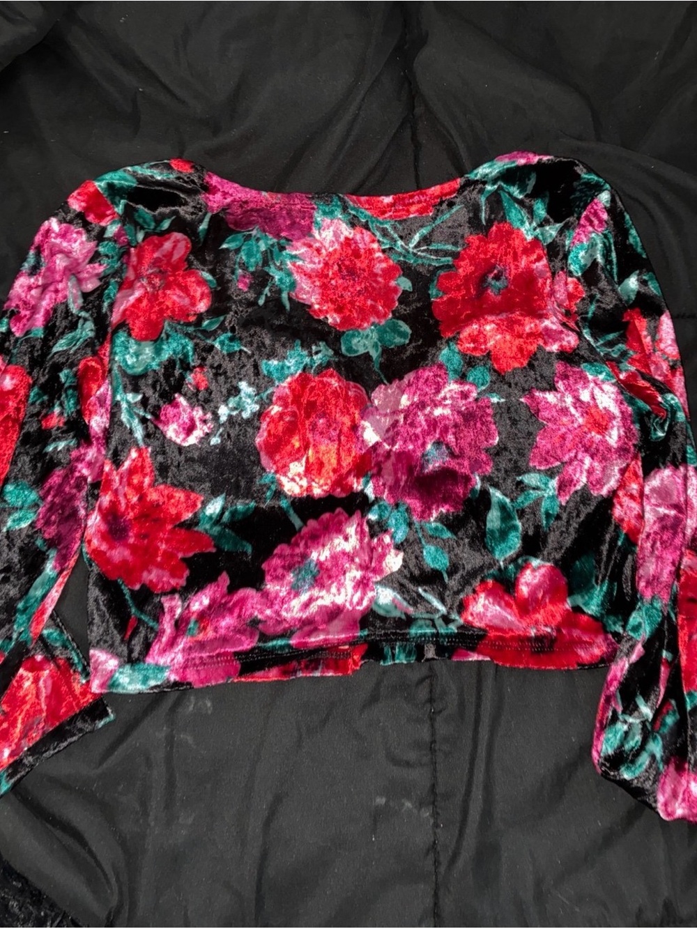 Madden NYC Black Velvet Floral Long-Sleeve Crop Top - Pink & Red - Picture 4 of 5